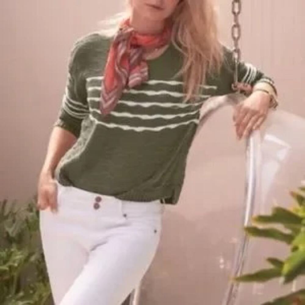 Cabi Scout army green white striped cropped sweater size Extra Small XS #5829